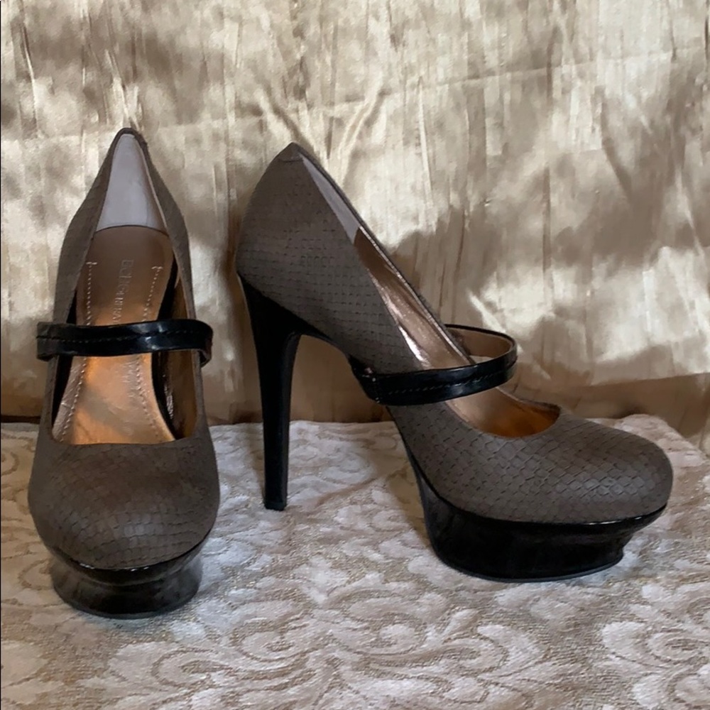 Gray black snakeskin platform heel